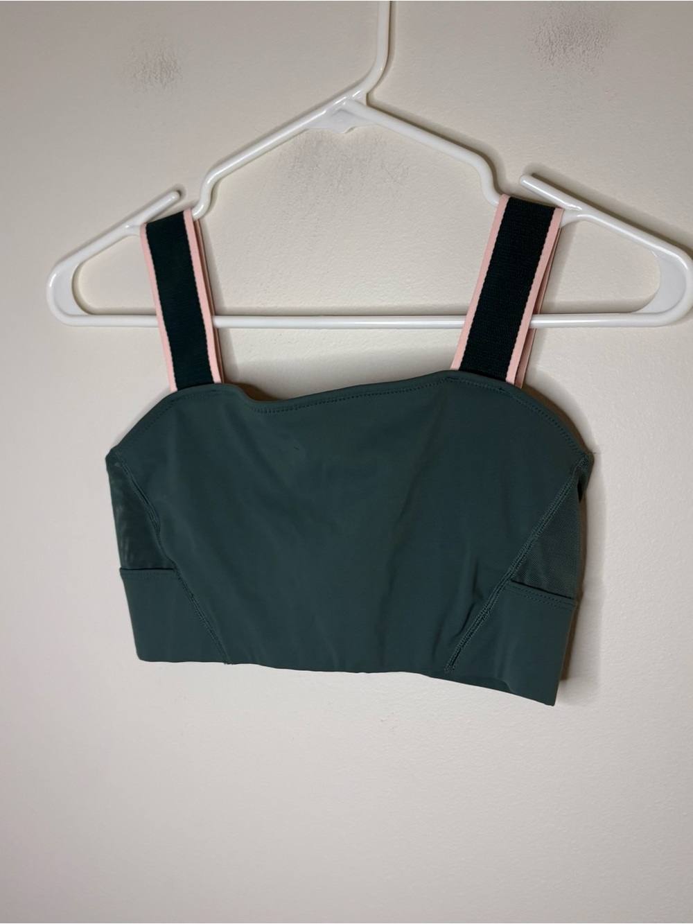 New Balance Womenโs Green Sports Bra Pink Thick Strap measures XS/small